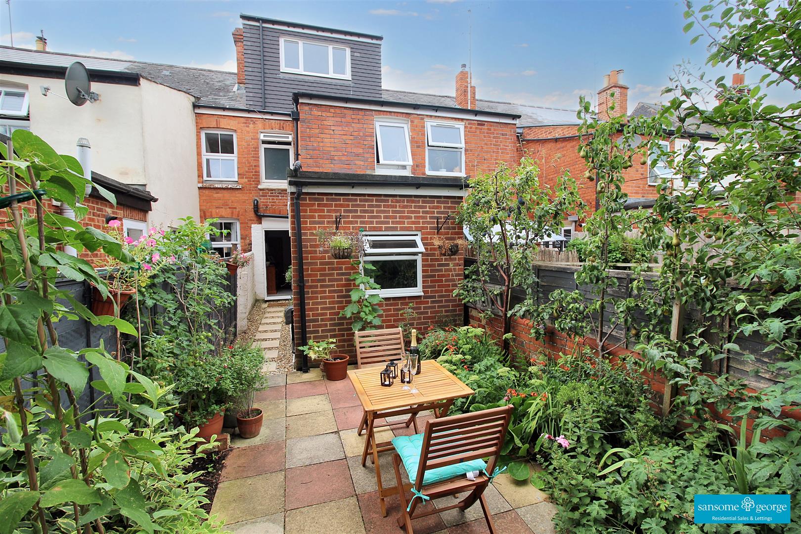 3 bed property in Albany Road, Reading
